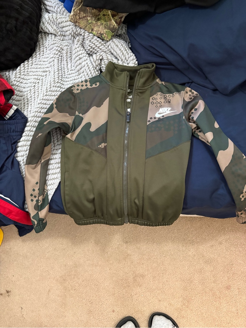 Nike Men's Olive Green Camo-Print Full-Zip Windbreaker